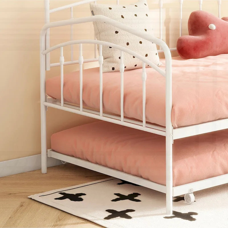 Versatile and Stylish Daybed with Extra Sleeping Option for Comfort