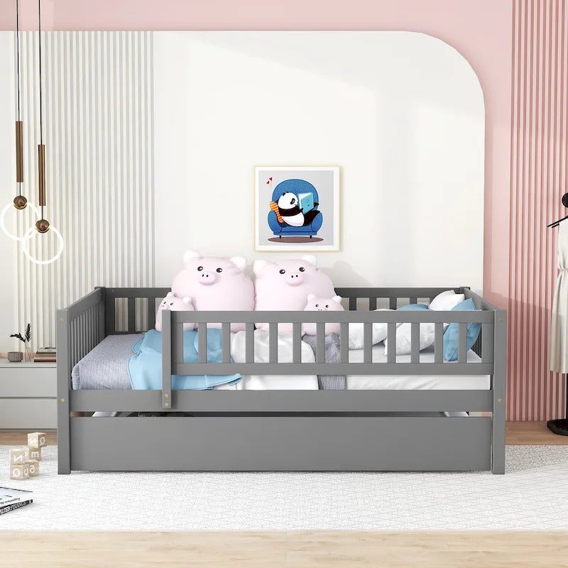 Full Size Wood Daybed With Trundle and Fence